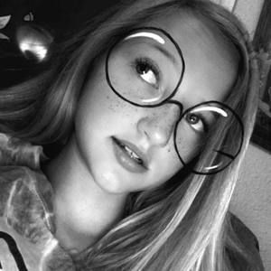 Meet your Posher, Kayelin